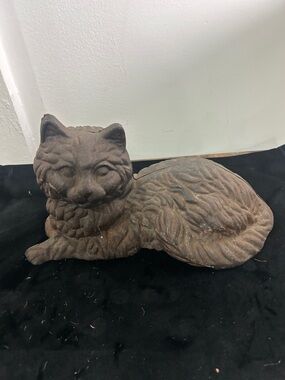 Antique cast-iron cat figure/doorstop